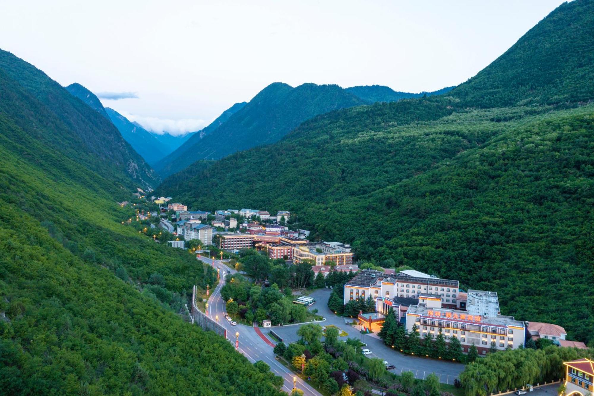 New Jiuzhai Hotel Jiuzhaigou Exteriör bild